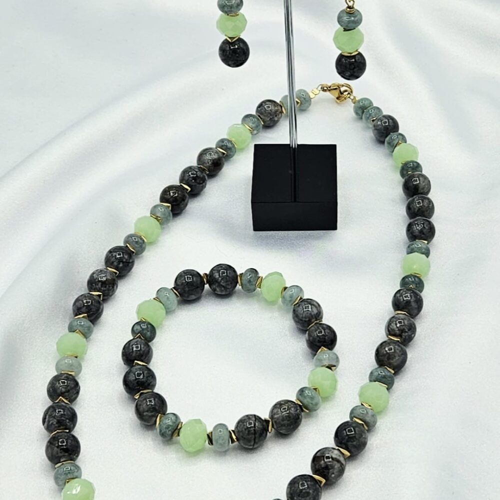 Zestaw biżuterii z kalcytem szarym i zielonym jadeitem